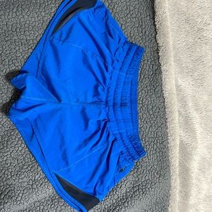 lululemon Hotty Hot Low-Rise (NOT LINED) (2.5 inch)